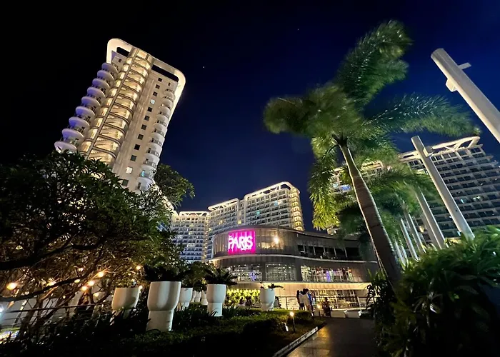Apartahotel Q&m Properties _ Azure *