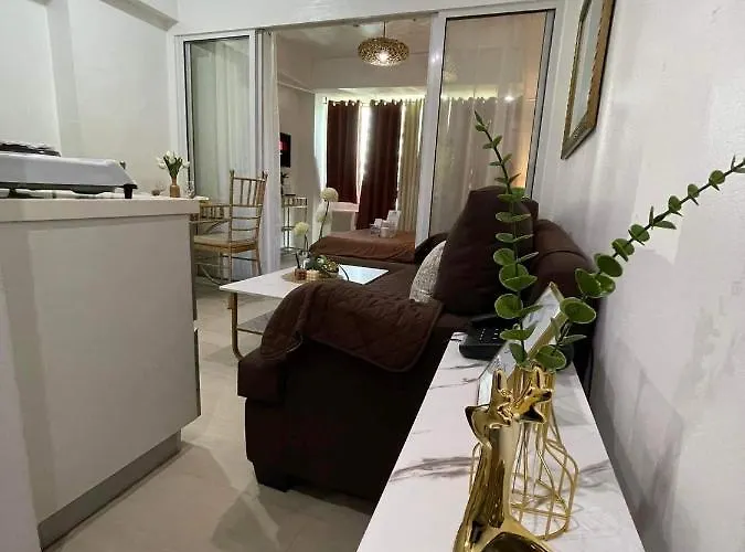 Q&m Properties _ Azure Apartahotel
