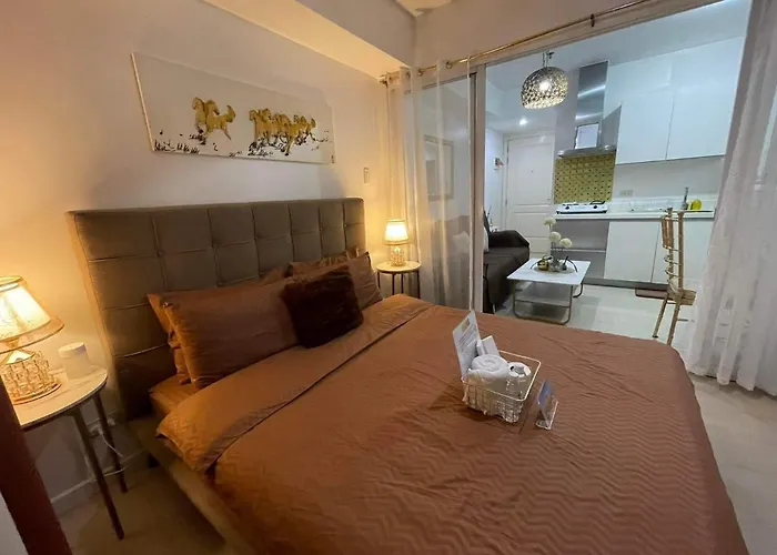 Q&m Properties _ Azure Apartahotel *
