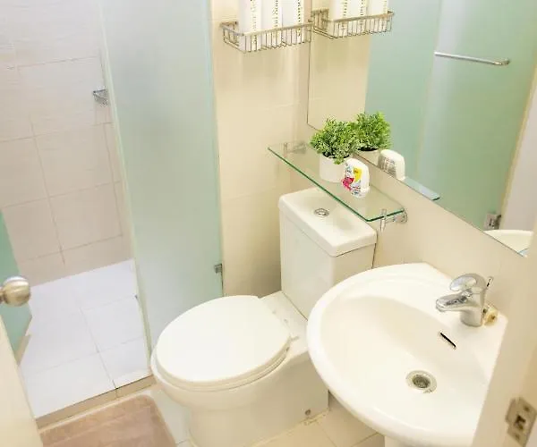 Q&m Properties _ Azure Apartahotel *