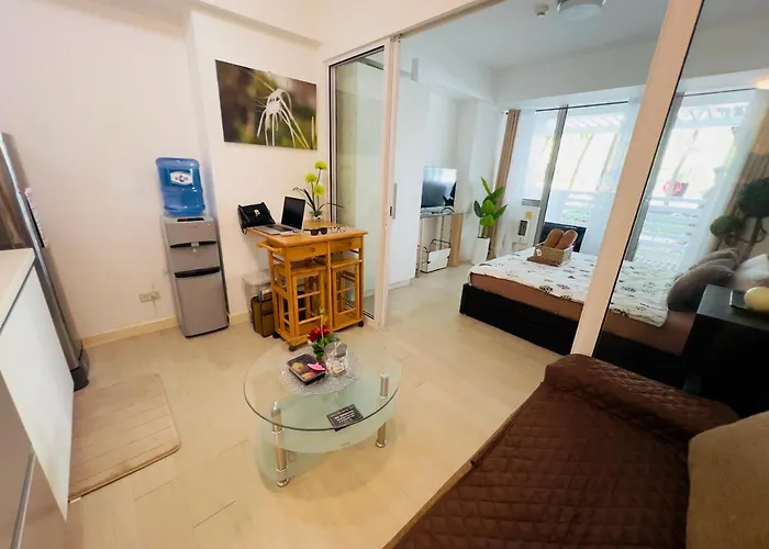 Apartahotel Q&m Properties _ Azure Manila